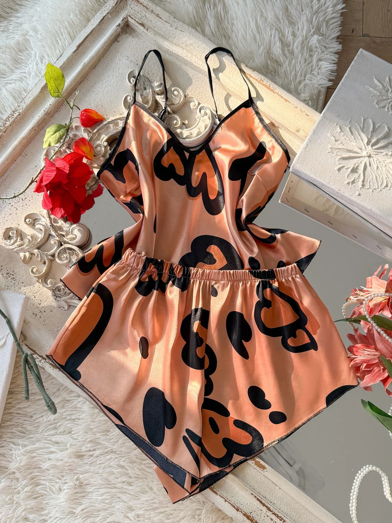 Trendy Heart Print Pajamas Set For Women Spaghetti Strap 2 Piece Fashion Sleepwear Bold Loungewear Set