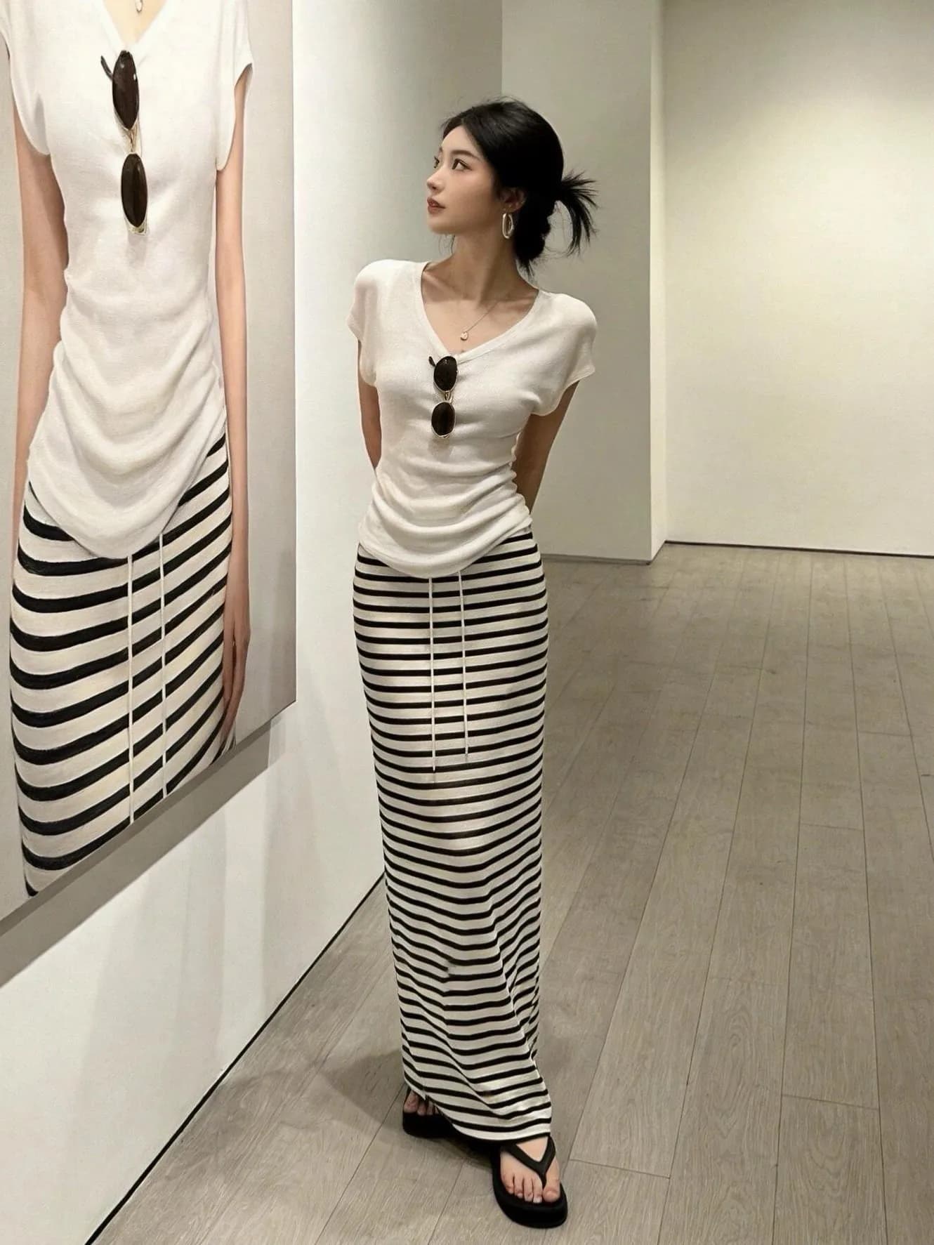 Maglietta Estiva da Donna in Stile Coreano con Scollo a V, Manica Corta, Lavorata a Maglia, Modellante, Alla Moda, Traspirante e Confortevole in Lana