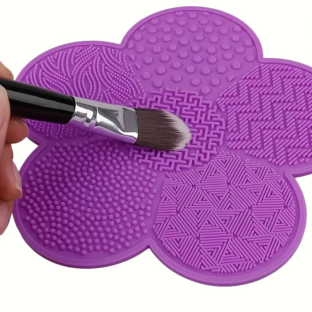 Flower Shape Silicone Cleaning Fan | Suitable for makeup brushes and makeup tools, with suction cup to clean powder blow makeup