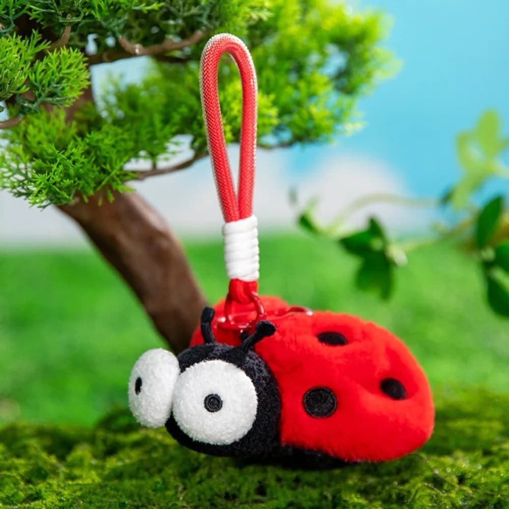 Portachiavi Creativo in Peluche a Forma di Insetti: Coccinella, Falena, Mosca, Lucciola Magnetica, Scarabeo - Ciondolo per Borsa in Poliestere