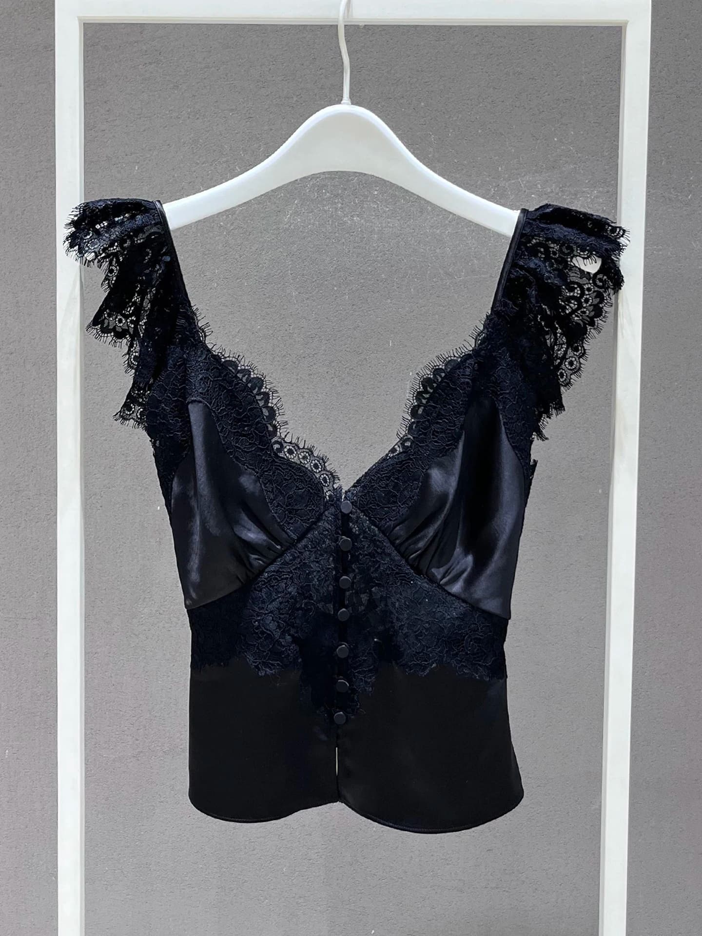 French Style Lace Crop Top Women's V-neck Strapless Vest High-end Spring Summer Design Sensation Breathable Moisture Wicking