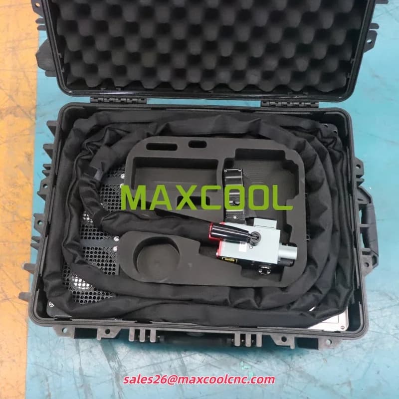 Suitcase Laser Cleaning Machine Pulse Laser 100W 200W 300W 500w for Rust, Oil and Paint Removal on Metal Wood Stone Rubber