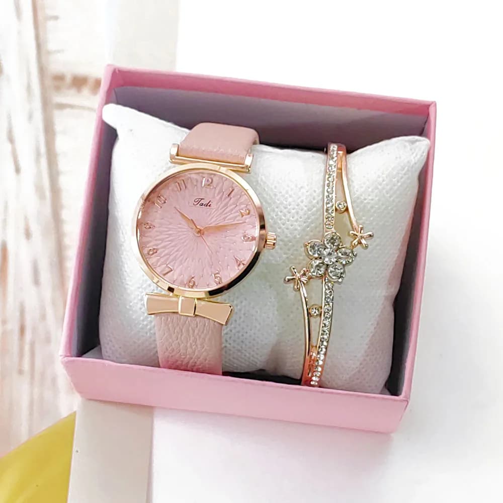Orologio da donna di moda Set di braccialetti di fiori fortunati orologio da polso da donna in pelle orologio da polso al quarzo regali Relogio Feminino