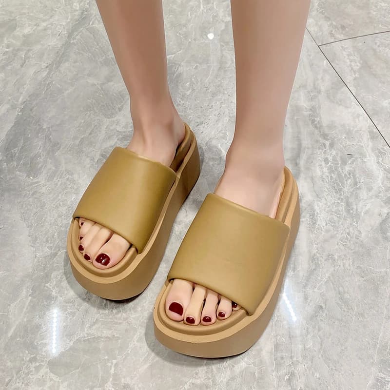Pantofole con zeppa con plateau alto con tacco da 8CM nuove donne sandali con punta aperta estate all'aperto Casual suola spessa diapositive infradito da spiaggia da donna