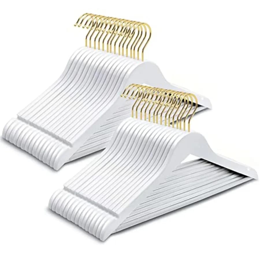 Confezione da 30 appendiabiti in legno massello, finitura bianca liscia, con barra antiscivolo per pantaloni, appendiabiti in legno per abiti con dettagli dorati