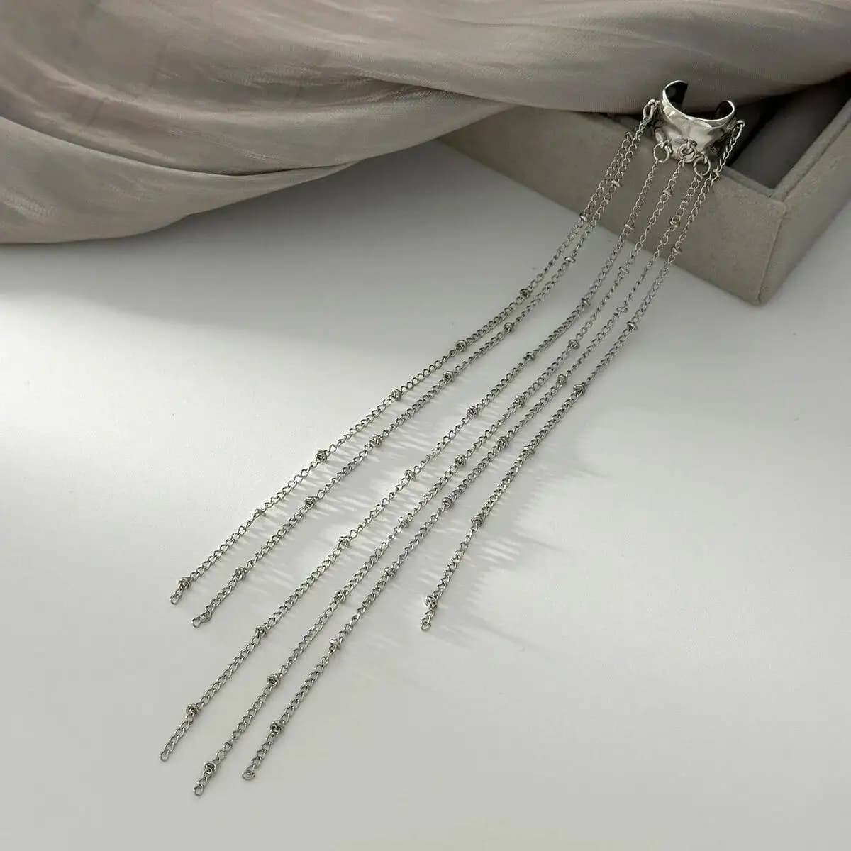 SHIXIN Orecchini a Clip Senza Piercing con Lunga Nappa Unica per Donne, Nuovo Design Gotico Color Argento a Forma di C, Gioielli alla Moda, Regalo