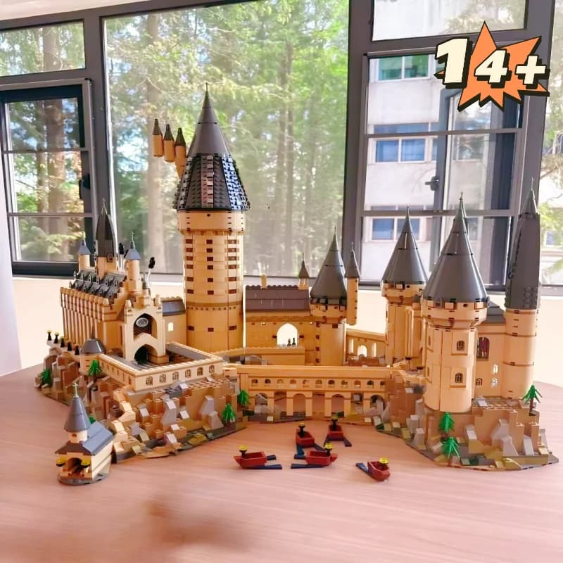 Set di Costruzioni Magiche da 6020 Pezzi, Modello Castello Scolastico 71043, Blocchi da Costruzione per Bambini e Adulti, Regalo di Compleanno