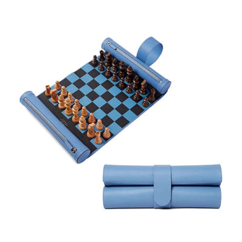 Set di scacchi pieghevoli Gioco da tavolo da viaggio portatile Set per principianti Scacchi intellettuali Scacchi da esterno in plastica