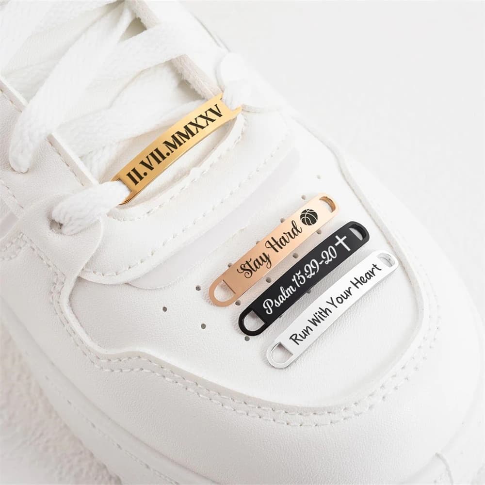 Etichetta per scarpe da corsa Nome inciso personalizzato Fibbia per scarpe Acciaio inossidabile Data personalizzata Fascino in pizzo per scarpe Decorazioni per sneaker Gioielli