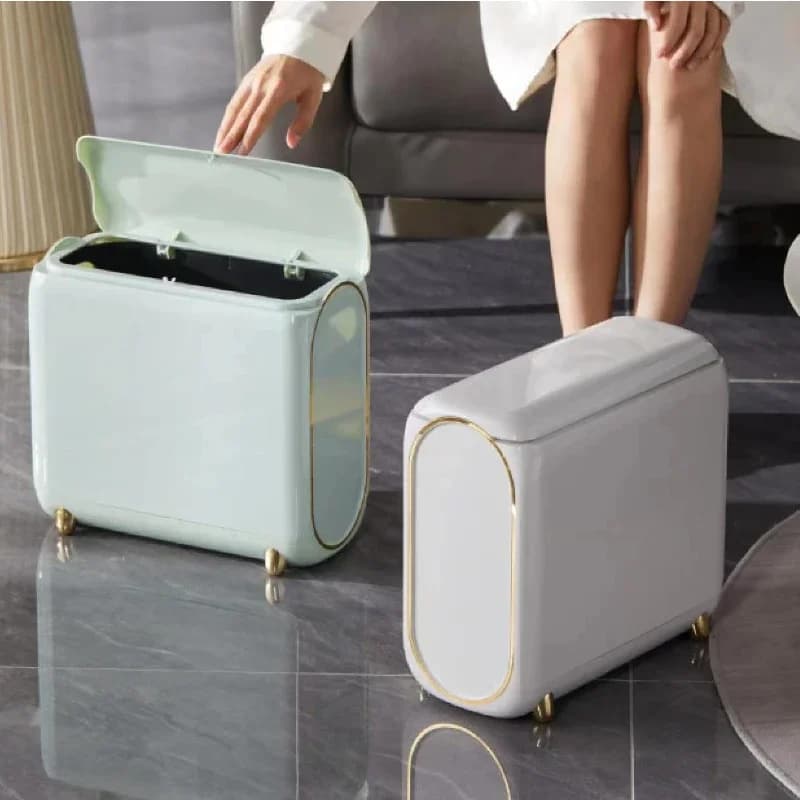 Bidone della spazzatura a fessura stretta in PET leggero e progettato automaticamente. Il cestino dei rifiuti per riporre il bagno del soggiorno a doppio strato