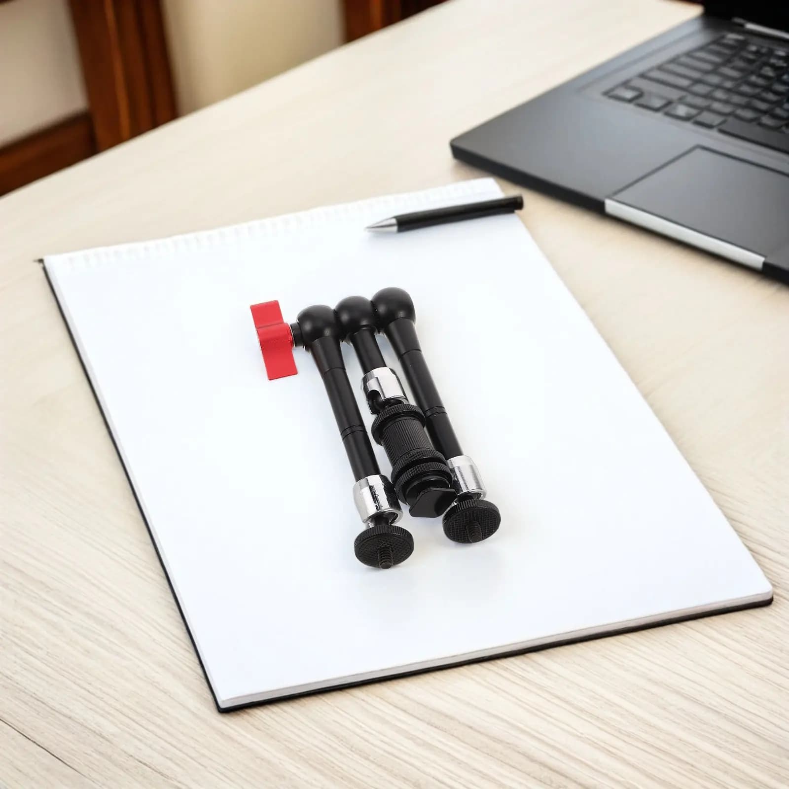 Supporto Universale Regolabile a Tre Segmenti in Lega di Alluminio per Fotocamera, Webcam e Streaming