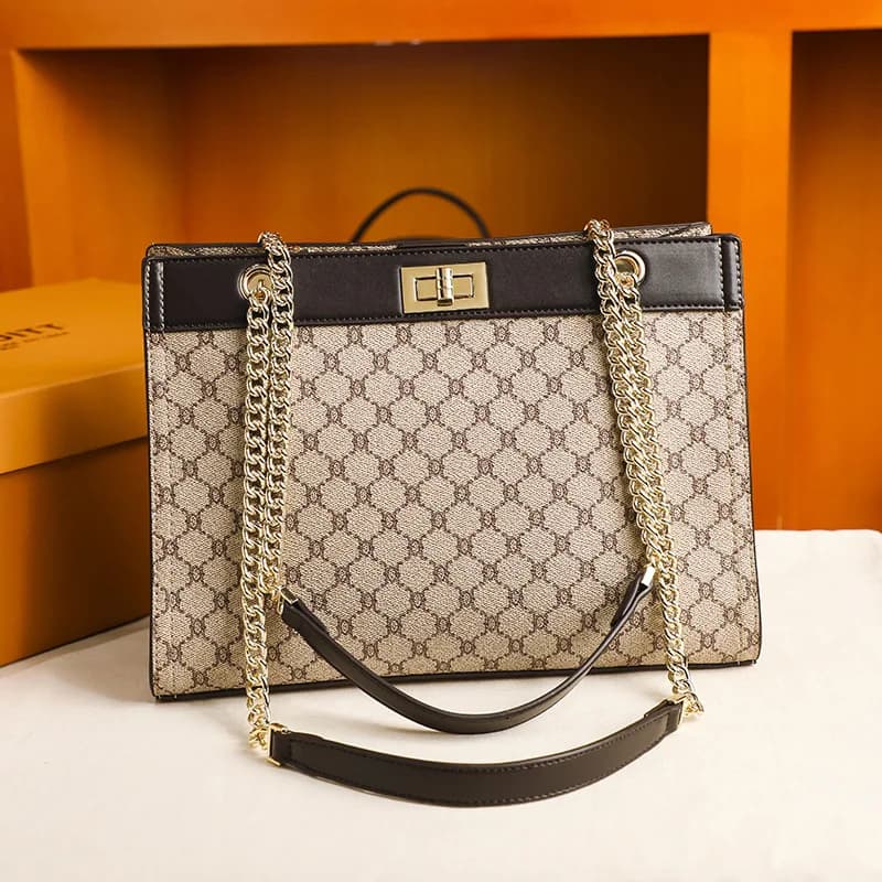 Borse fasciatoio classiche ed eleganti da donna: famosa borsa a tracolla in pelle di designer, semplice borsa tote vintage alla moda di grande capacità