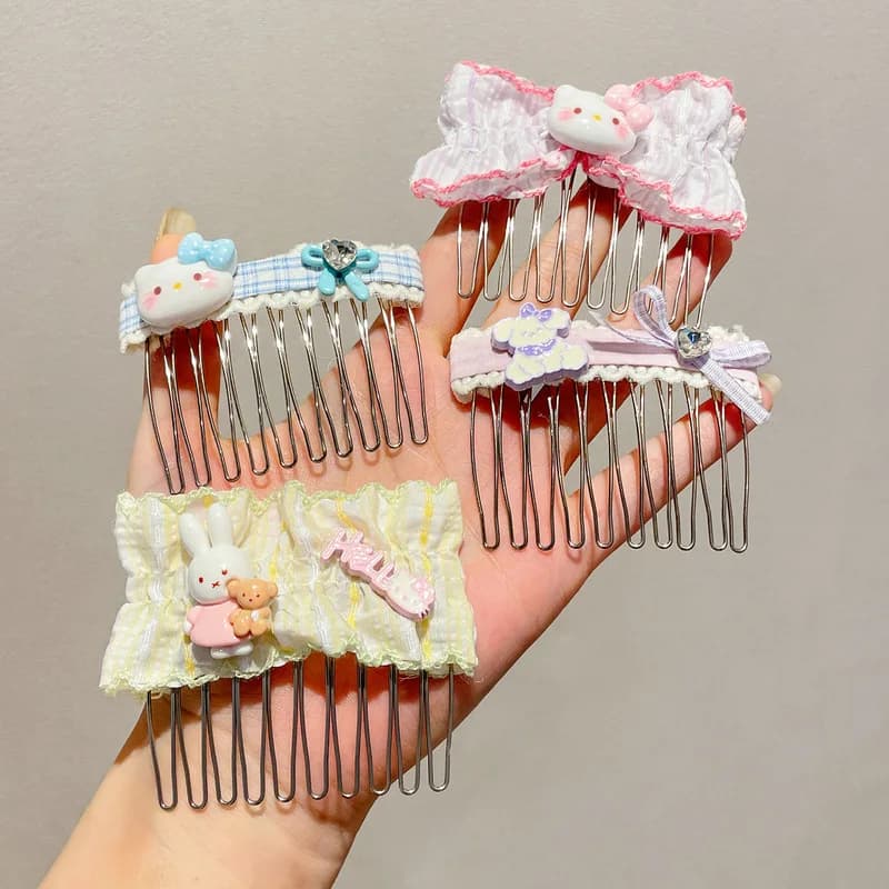 Cartoon KT Cat Hair Comb: Summer-Themed, Playful and Cute Bangs and Flyaway Hair Clip for the Forehead