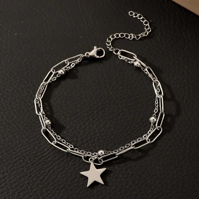 1 braccialetto personalizzato di tendenza in acciaio inossidabile con stella, luna e farfalla, versatile per l'uso quotidiano, adatto per il tempo libero delle donne.