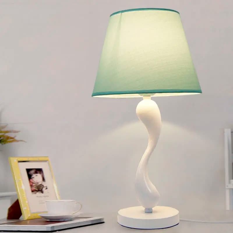 Lampada da comodino moderna, semplice e alla moda, per studio, camera da letto, apparecchio di illuminazione creativo con telecomando in tessuto blu