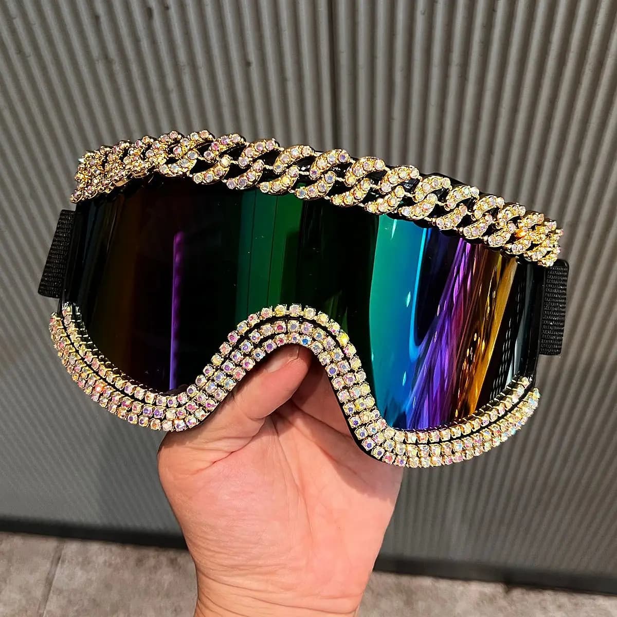 Occhiali da Sci di Lusso con Strass per Moto e Ciclismo, Protezione da Polvere e Vento, Montatura Grande con Imbottitura Morbida Antiappannamento, Stile Hip Hop
