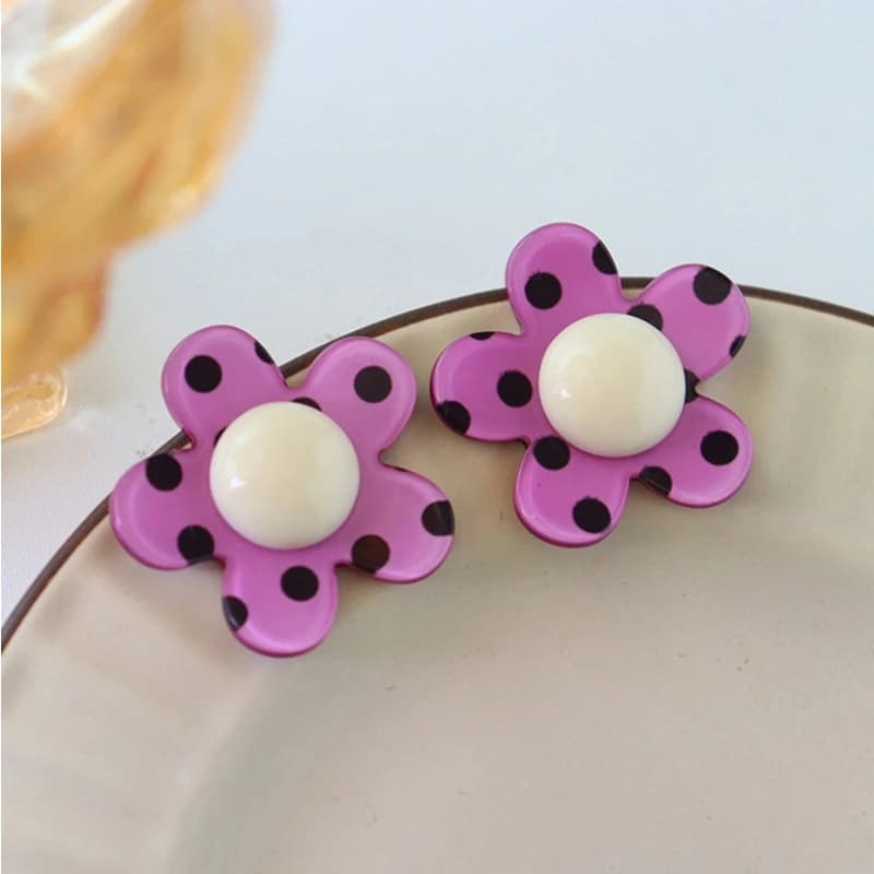 Orecchini coreani esagerati con fiori a pois dolci Moda di fascia alta Squisito temperamento semplice Orecchini versatili per le donne