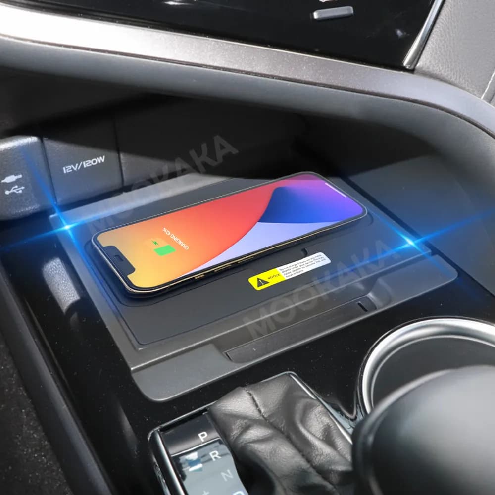 For Toyota Camry 2018-2021 Quick QI Car Wireless Charger Fast Charging Intelligent Infrared Mobile Phone Dashboard