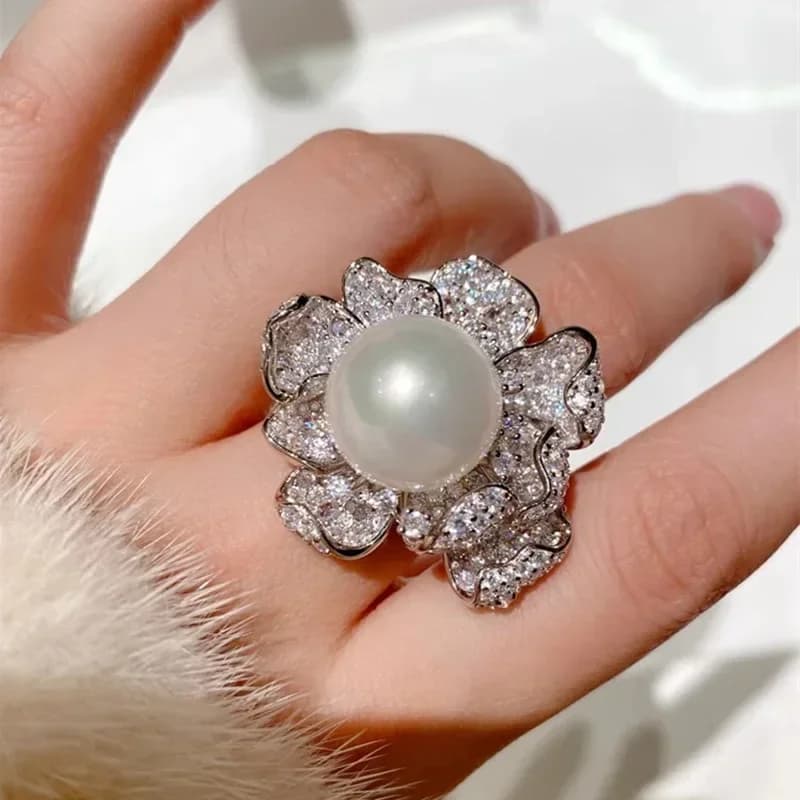 Floral Ring Esagerato di Lusso Light European e Americano 2026 da Donna con Zirconi, Gioiello di Moda exquisite