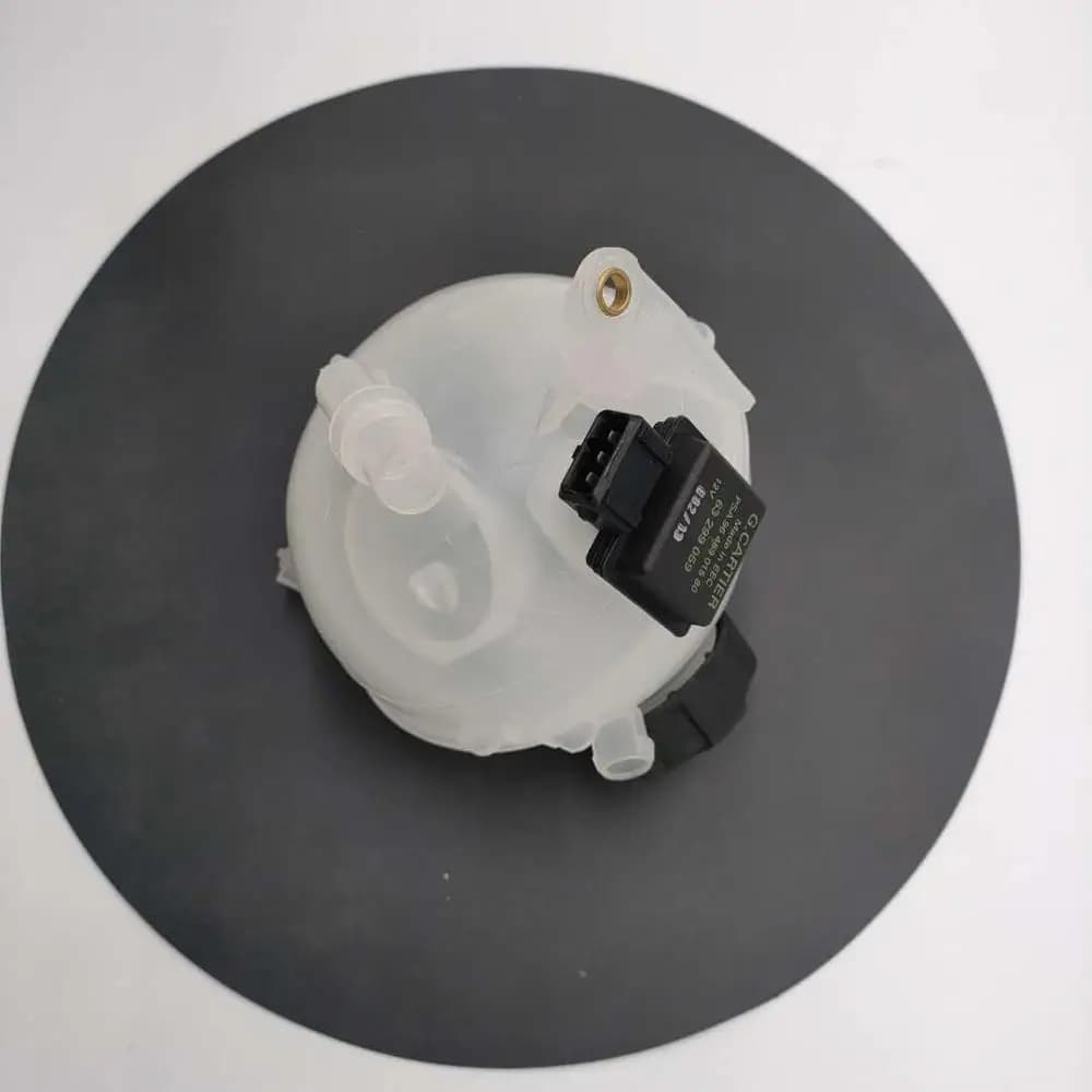 130381 Suitable for Peugeot 3008 5008 RCZ for Citroen C4 Antifreeze Kettle Packing Expansion Kettle，(Instrument Parts & Accesso