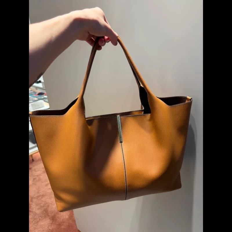 Tote Bag Vertical Bar Metal Hardware Barretta Large Capacity Daily Work Shopping Handbag Minimalist Luxury Women Shoulder Bag