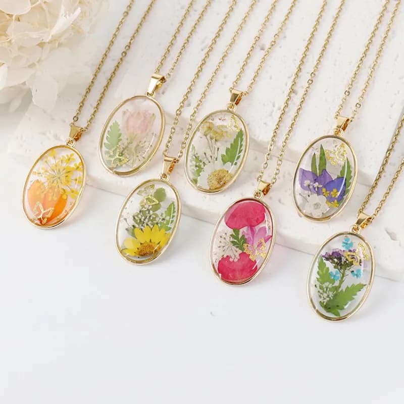 Immortal Real Flower Design Charm Necklaces Unique Epoxy Resin Natural Dried Flower Pendant Necklace Wholesale Custom Accessory
