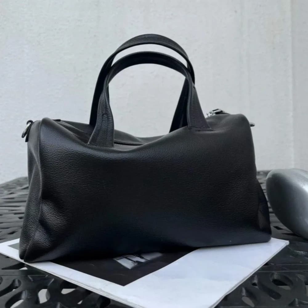 Niche New Pillow Bag Minimalist Style Large Capacity Leather Messenger Texture Unique Fashion Simple Casual Daily Women Premium