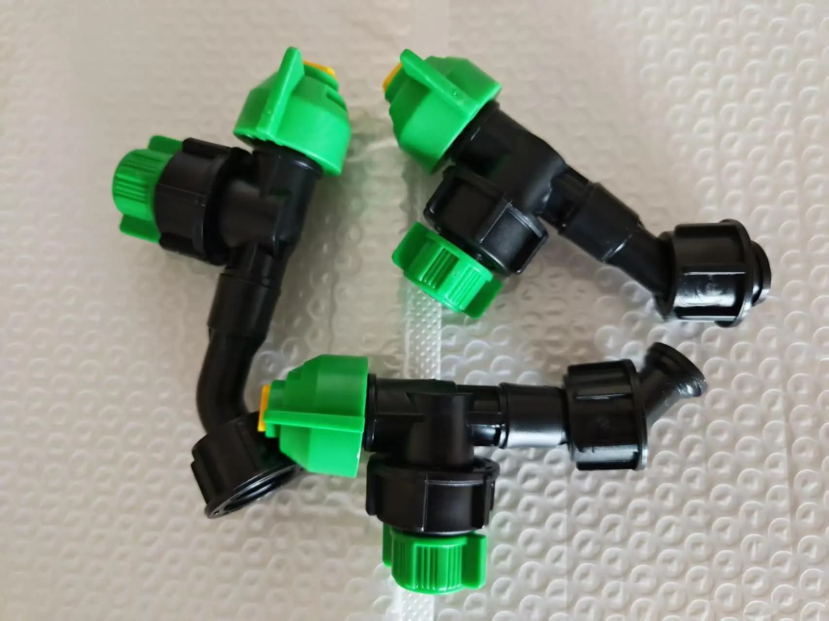 3 connettori a gomito regolabili antigoccia per tubi da giardino, 7 valvole spray