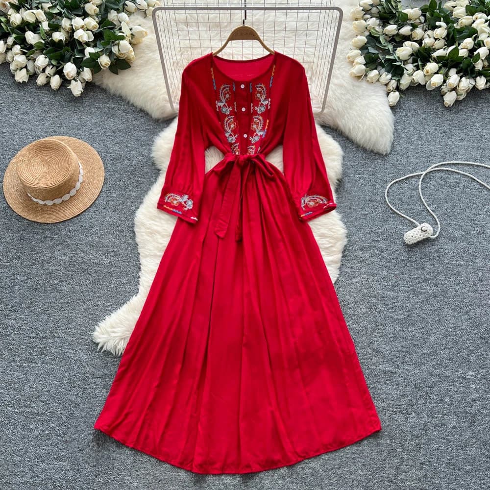 Long dress chic and elegant woman with O neckline and print with laces, wide and messy, sexy evening dress, women's fashion