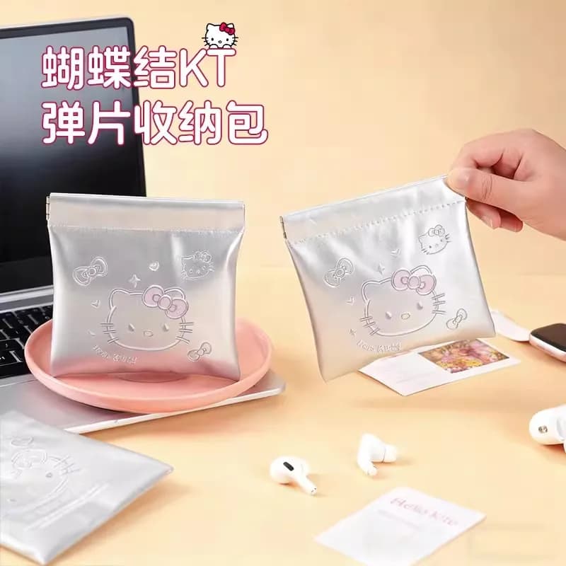Graziosa custodia Hello Kitty con chiusura automatica per cavo dati, chiavetta USB, auricolari Bluetooth, caricabatterie, rossetto, astuccio per cosmetici