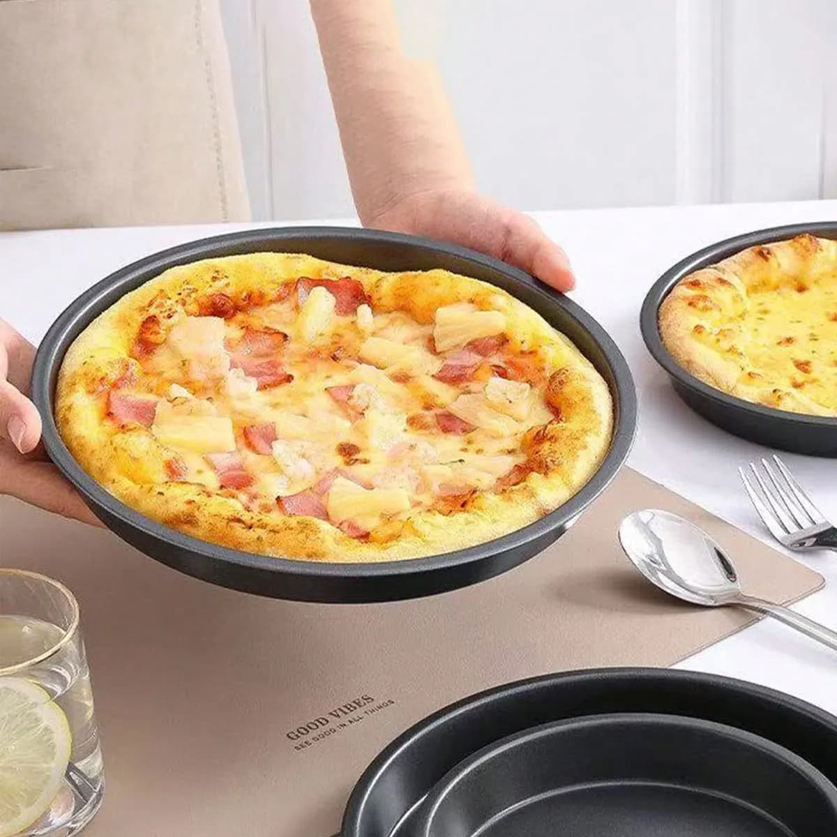 Pizza Tray Base Tray Oven-Specific Pizza Baking Tray Pizza Plate Commercial Cake Baking Mold 7inch 9inch Set of 2Pcs