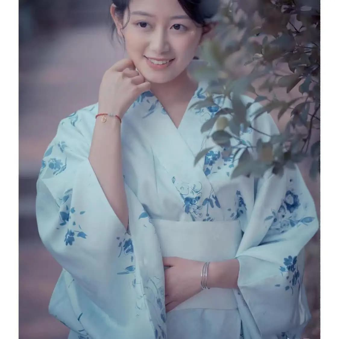 Kimono Azzurro Tradizionale Giapponese per Donna, Abbigliamento Primaverile ed Estivo, per Spiaggia, Feste, Bagno, Cosplay e Fotografia