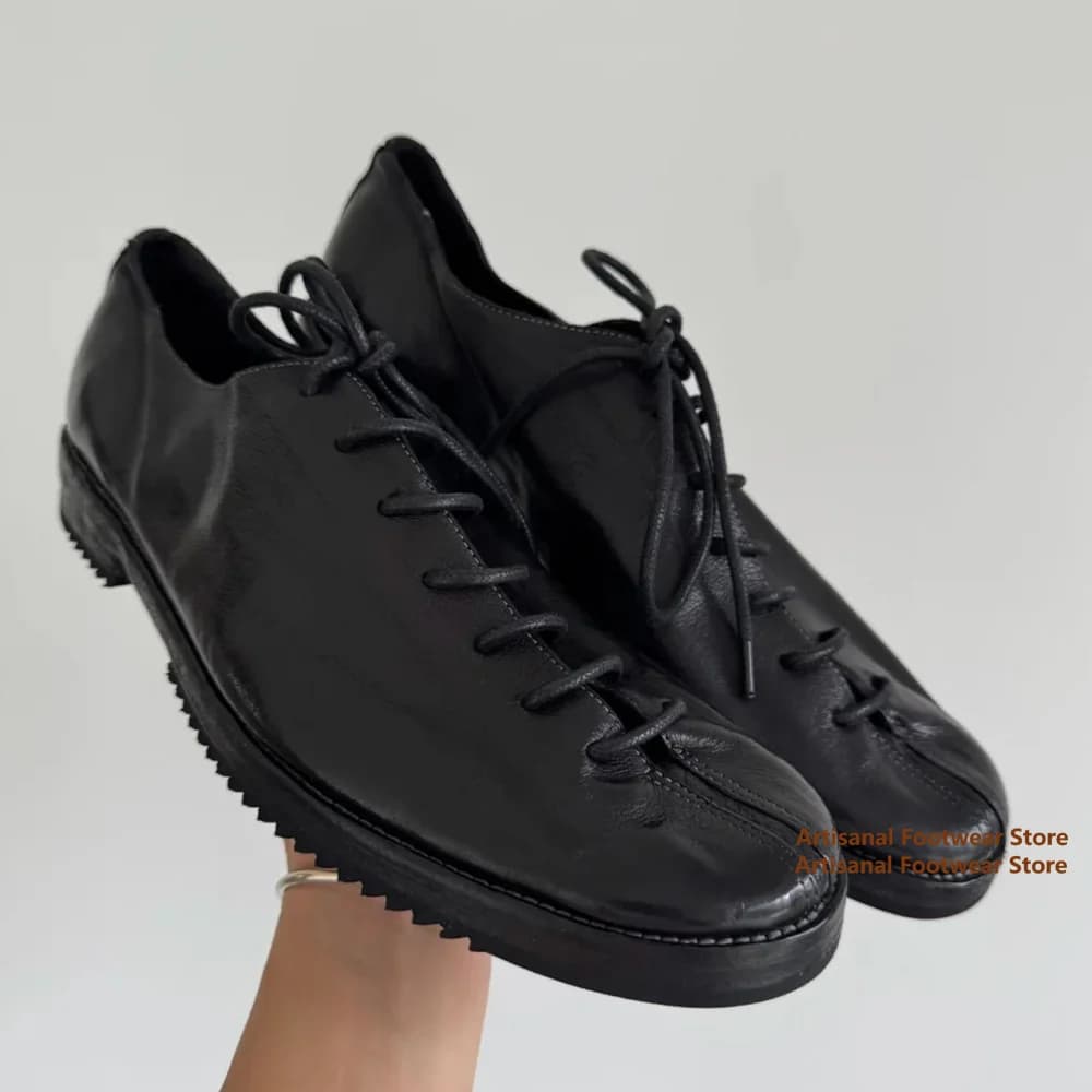Scarpe derby stringate in morbida pelle nera Scarpe eleganti con suola piatta Scarpe da uomo Scarpe casual stile vintage Scarpe da uomo fatte a mano alla moda