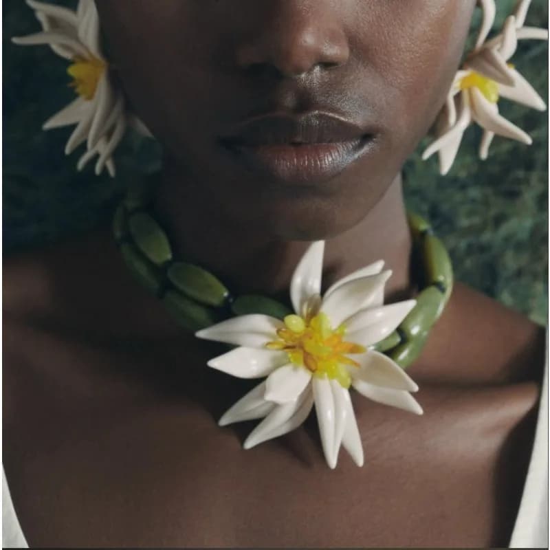 Bracciale per collana con orecchini in resina con fiori esagerati tridimensionali di lusso leggero con perline Accessori moda personalizzati da donna