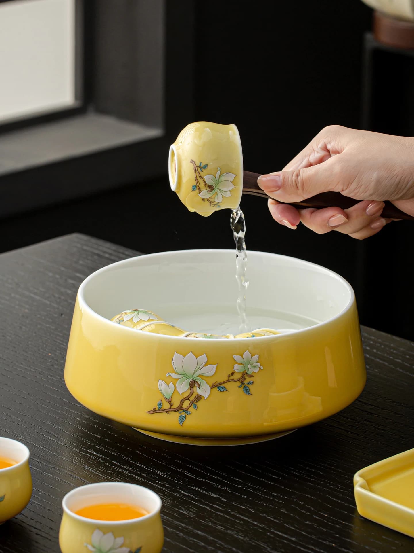 Luxury Ceramic Tea Strainer Basin Tea Set Accessories Calligraphy Wash Basin Tea Ocean Waste Water Cylinder Chinese Style