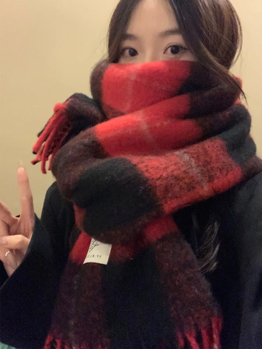 Women's Scarf The new winter style can be used as a Korean version of the shawl with a high-end touch