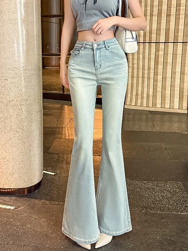 Jeans a Vita Alta con Ricami e Anello Metallico, Modello Svasato Chiaro per Donna, Moda Primaverile ed Estiva Trendy