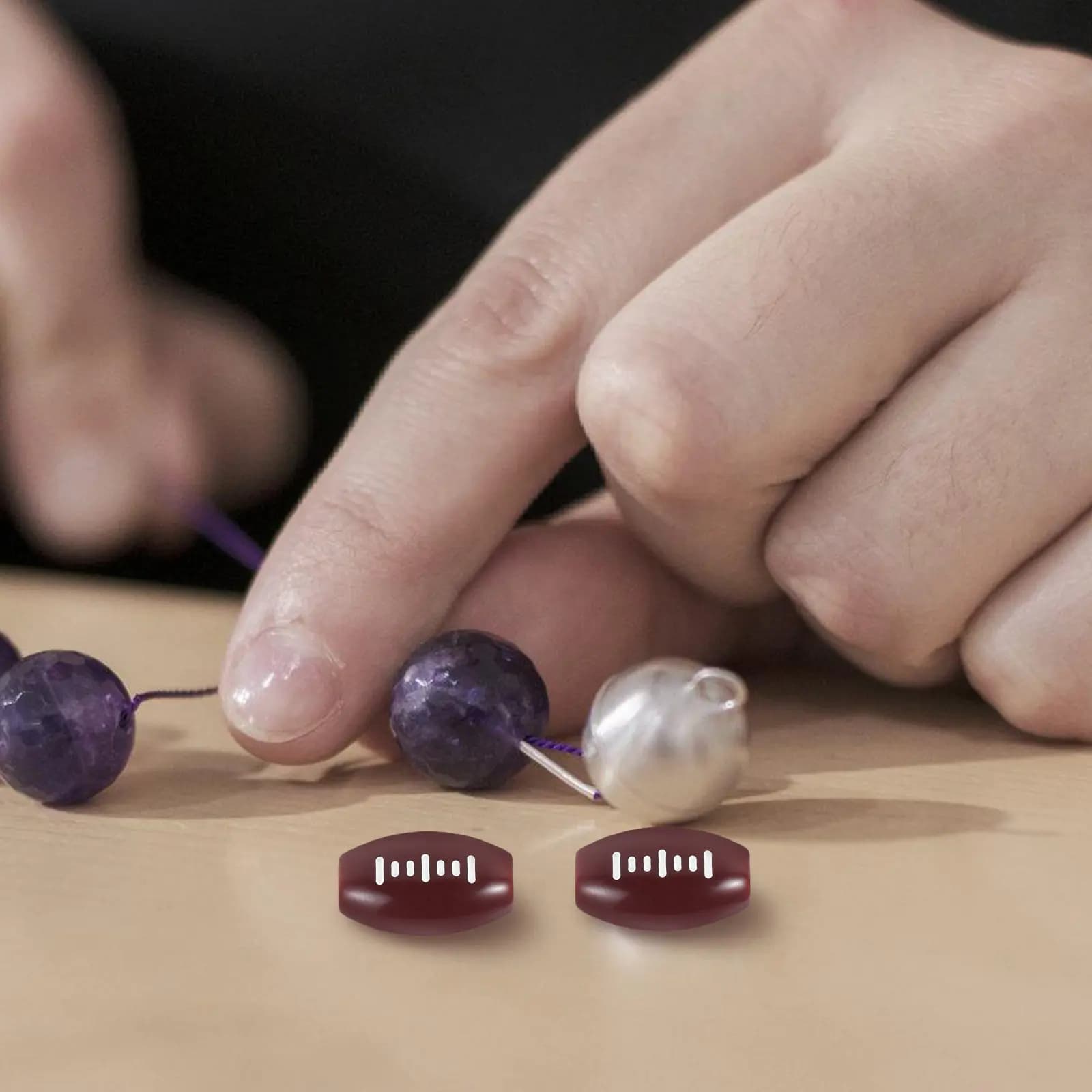100 Pezzi Perline Acriliche a Forma di Pallone da Rugby per Creazione di Gioielli Fai-da-Te, Braccialetti, Collane, Portachiavi, Artigianato Sportivo