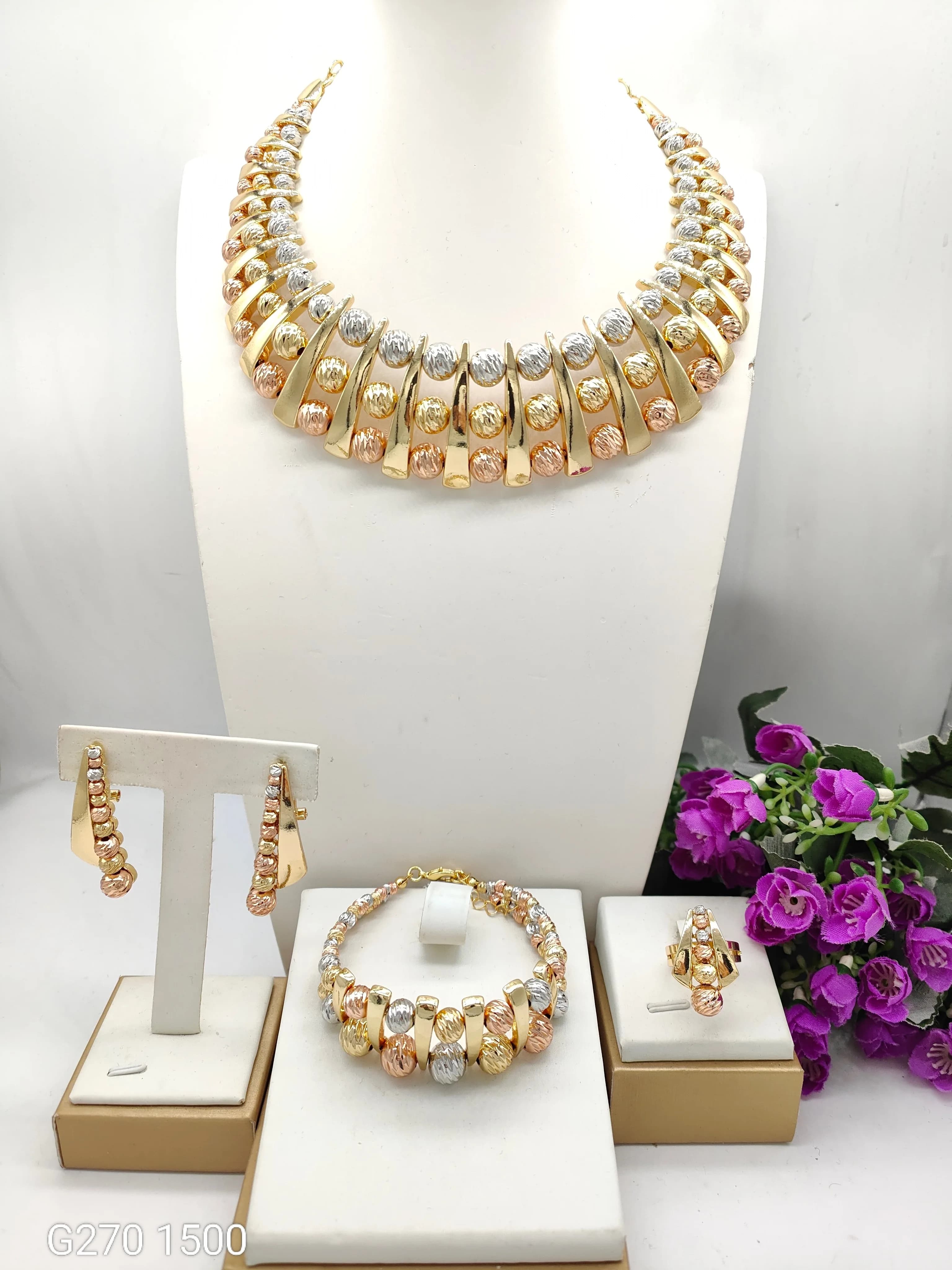 Set di Gioielli di Lusso con Perle Tridimensionali, Placcato Oro, Collana, Bracciale, Orecchini e Anello, 4 Pezzi per Matrimoni e Feste