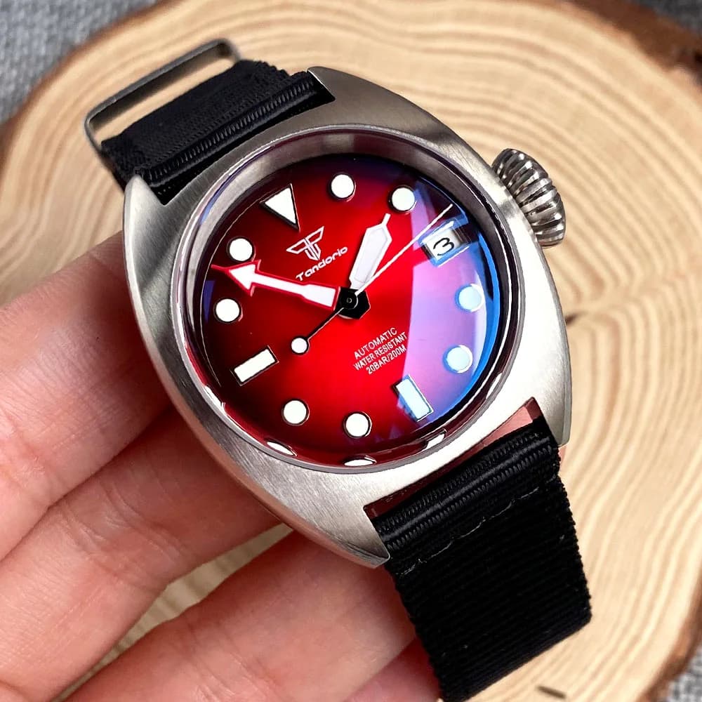 Orologio subacqueo Miyota 8215 resistente all'acqua 200M per uomo 36MM Sunburst Rosso Verde Quadrante blu Luminoso AR Vetro zaffiro Orologi da donna