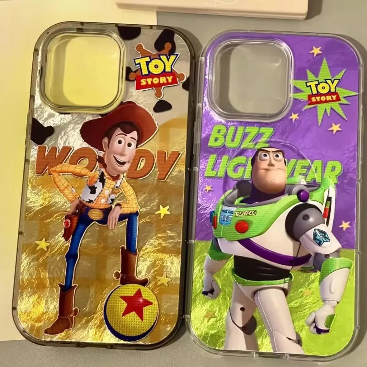 Cover per iPhone 16 15 14 Plus 13 Mini 12 11 Pro Max AIR XS XR MAX Y2K con design semplice di Toy Story, Capitan Woody e Buzz Lightyear