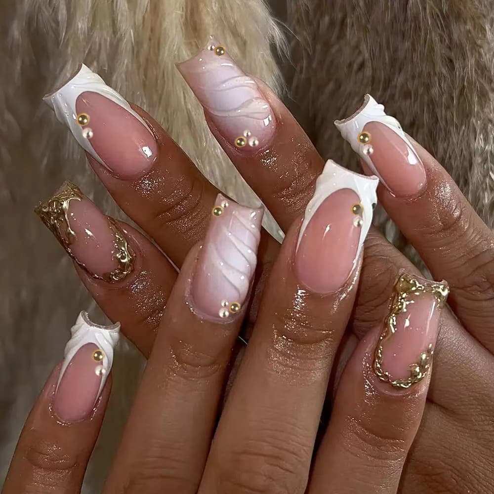 24 pieces per set. Rectangular 3D gel flower white gradient style pressed nails. Ideal for spring and summer manicures.