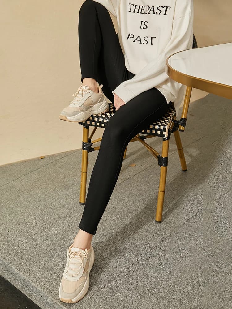 Amii Leggings Donna 2025 Inverno Nuovo Caldo Slim-fit Pantaloni Legging Femminili a Nove Punti Casual Solido Versatile Abbigliamento Donna12524023