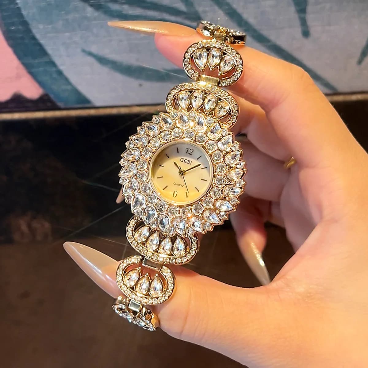 Diamond Palace style bracelet, very sold in the Middle East, popular among women, women's jewellery watch with refined rhinestones.