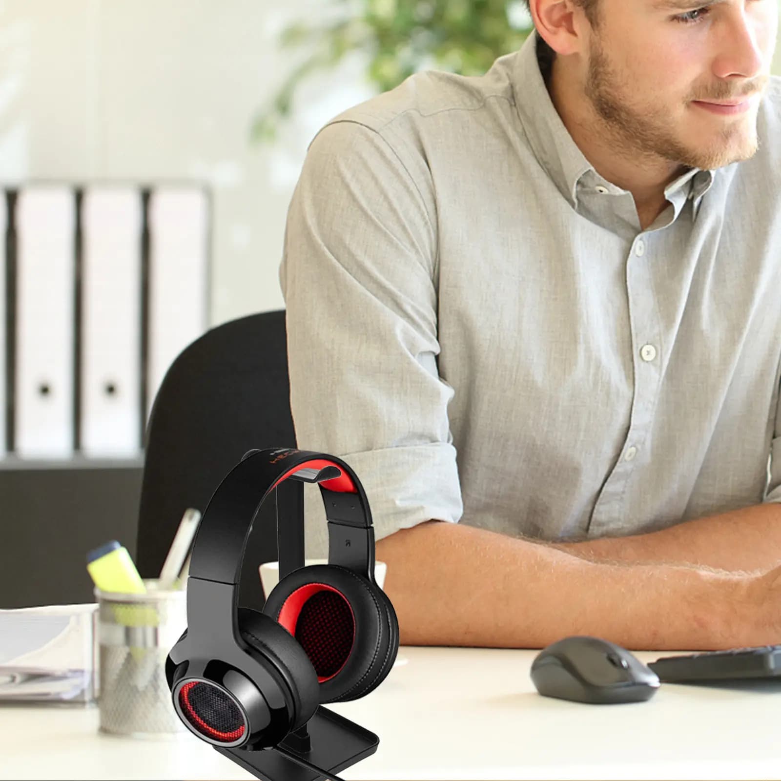 Tabletop Headphone Stand Premium Solid Build Headset Display Holder for Desk Organize Gaming Headphones Living Room Bedroom