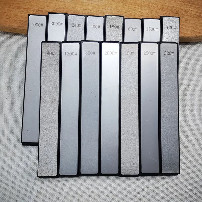 Affilatrice professionale diamantata per affilare i coltelli Sistema di pietra Lama per affilare la cucina Strumento per molatura fine Affilatrice ad angolo fisso