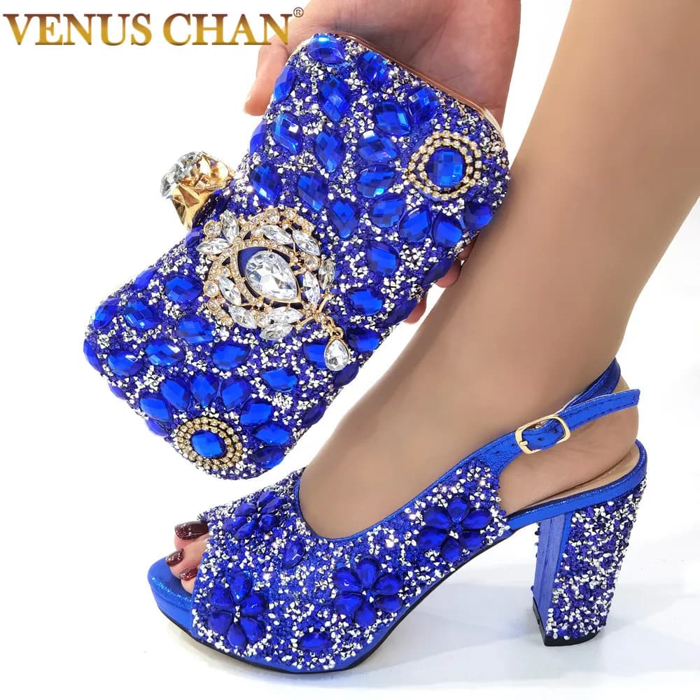 Scarpe e borsa tacco alto strass di lusso da donna di Design italiano di ultima generazione per andare al matrimonio festa di natale