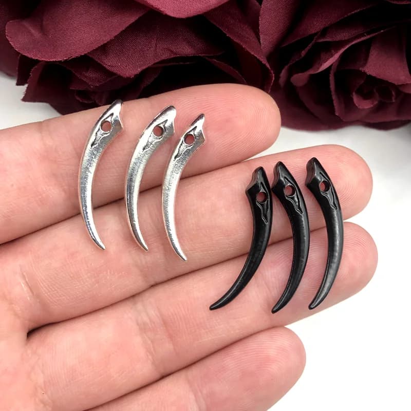 Ciondolo con zanne da vampiro da 10 pezzi, ciondolo da vampiro, gioielli gotici, ciondolo con ciondolo, collana, orecchini, accessori artigianali fatti a mano fai da te