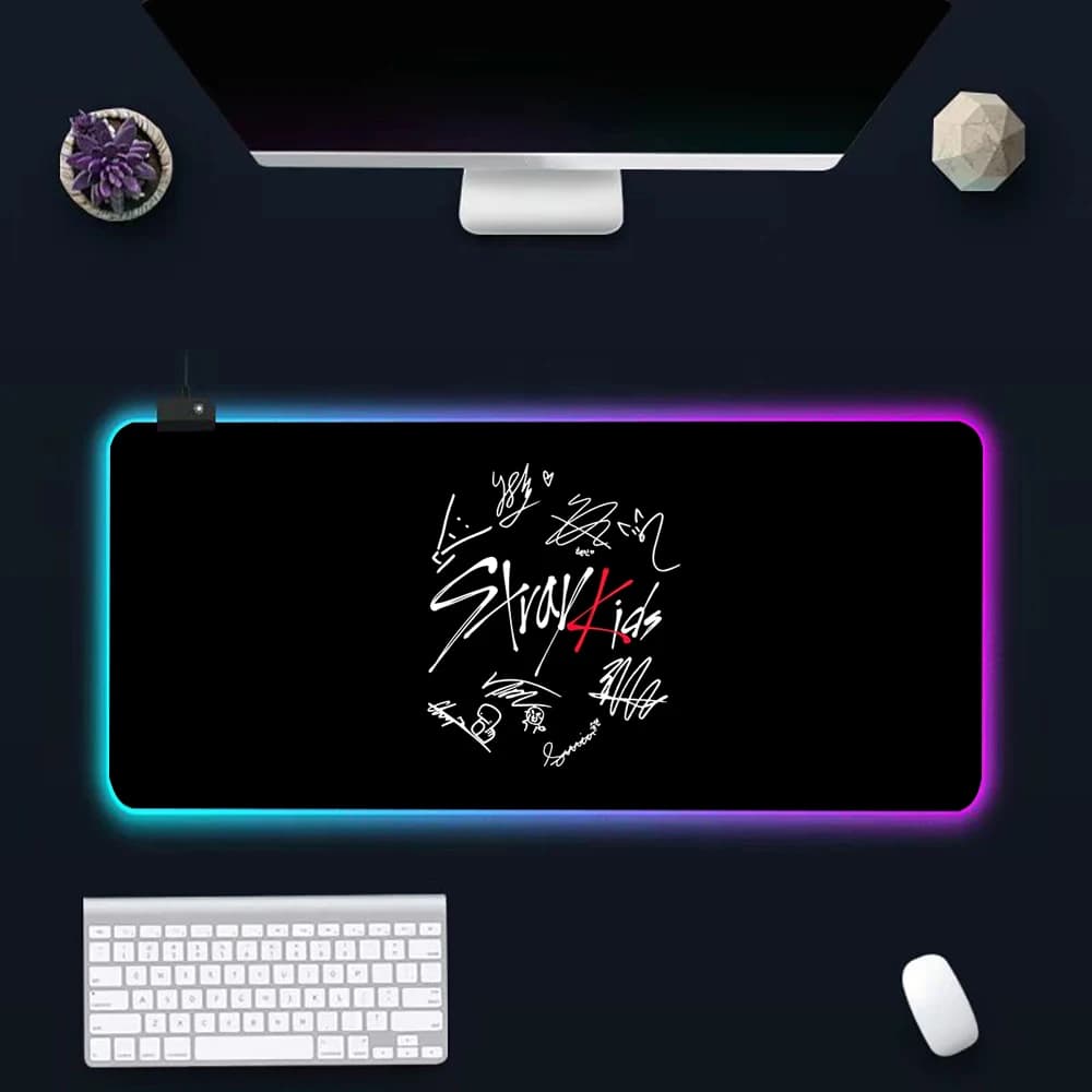 Simpatico tappetino per mouse da gioco per PC con LED RGB, stile kawaii, in gomma, per computer.