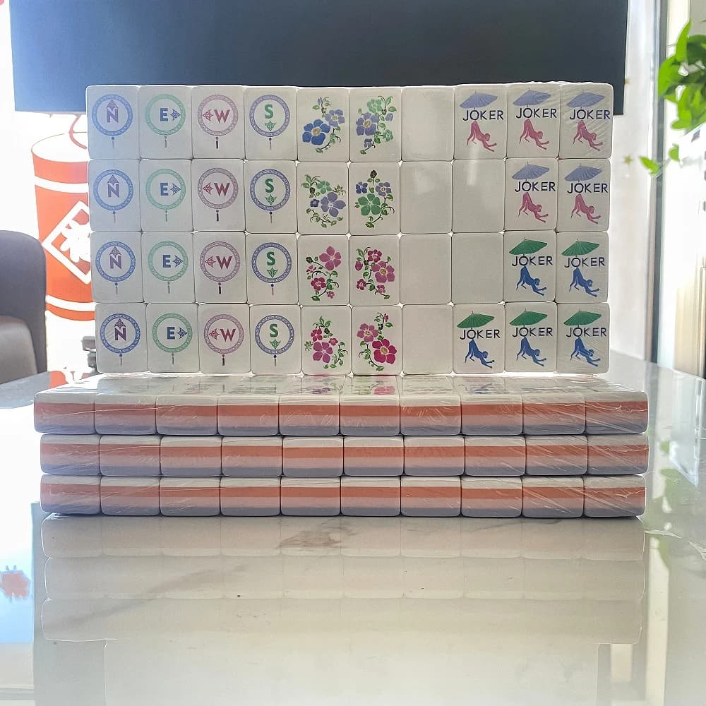 OMHJGO Custom Modern Lavender Purple Mahjong Set American 4 Layer Acrylic Tiles Portable Travel Mahjong Game Luxury Gift Sets